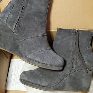 TOMS  ZIP UP BOOTIES